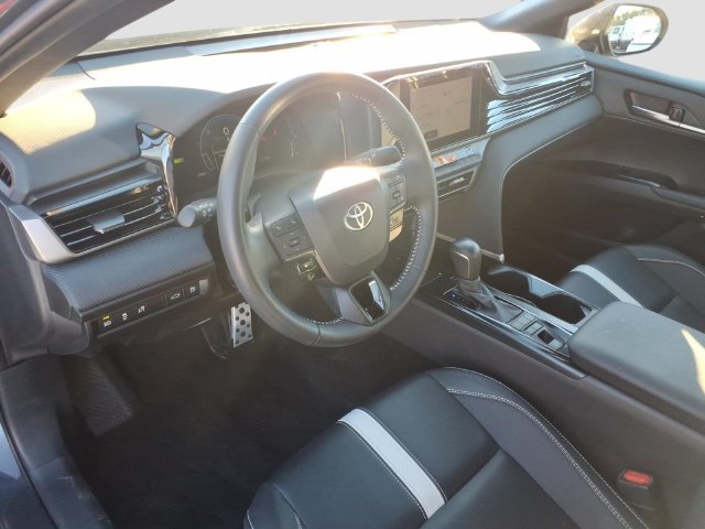 Used 2025 Toyota Camry SE FWD image 17