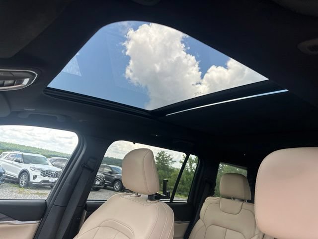 Used 2024 Jeep Grand Cherokee L Limited w/ Luxury Tech Group II AWD/4WD image 8