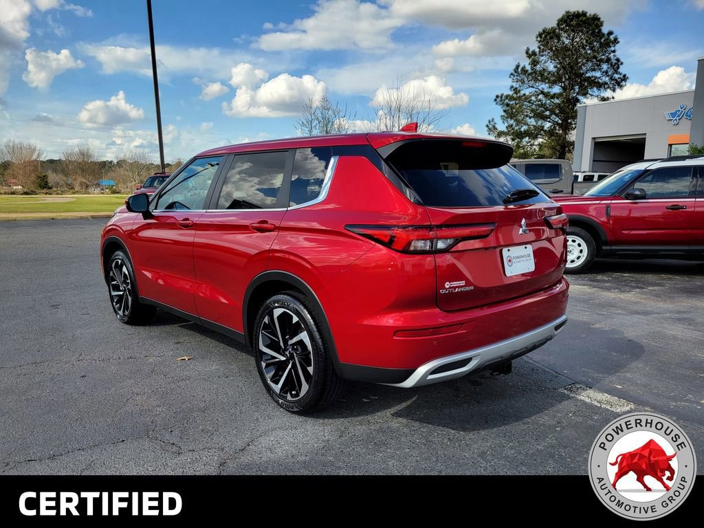 Used 2023 Mitsubishi Outlander SE image 3