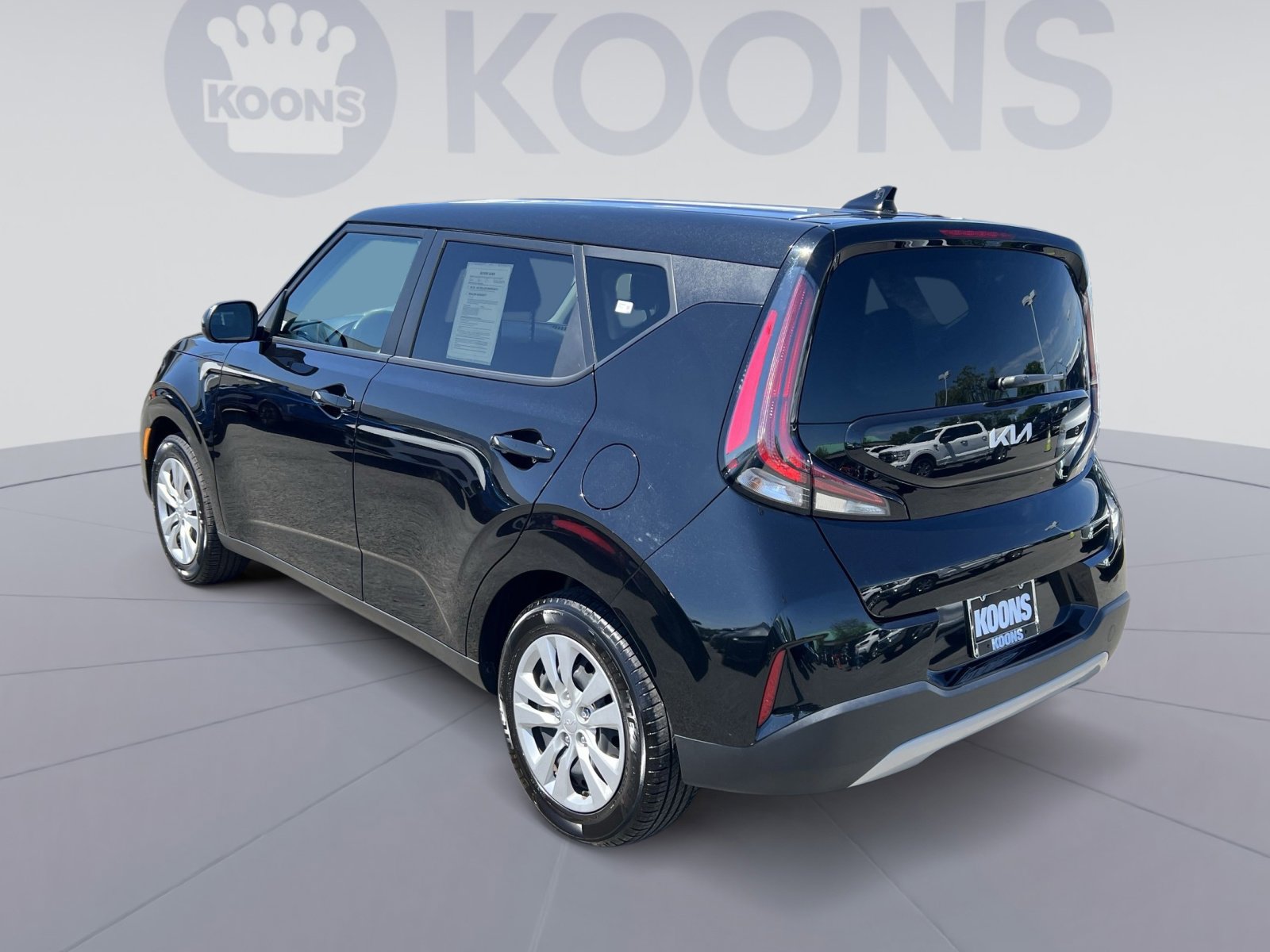 Used 2025 Kia Soul LX FWD image 14