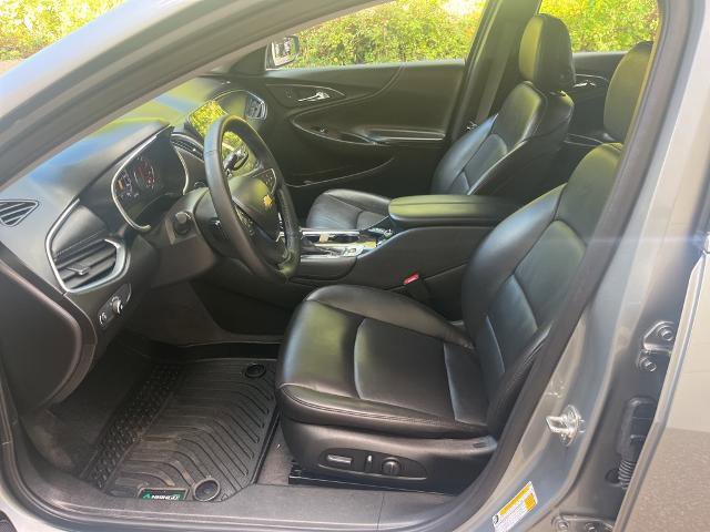 Used 2025 Chevrolet Malibu LT w/ Redline Edition image 16