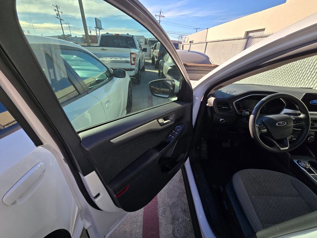 Certified 2020 Ford Escape SE image 8