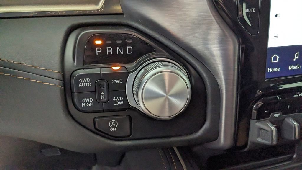 Used 2022 RAM 1500 Limited w/ Body Color Bumper Group image 29