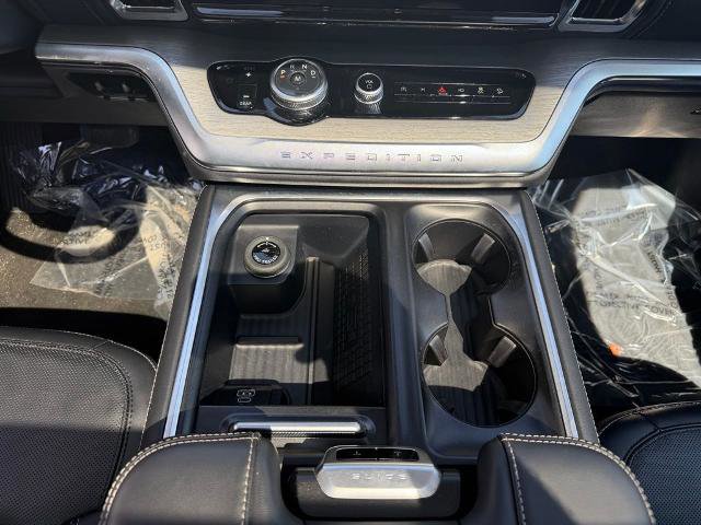 Certified 2025 Ford Expedition Platinum w/ Driver's Package image 19