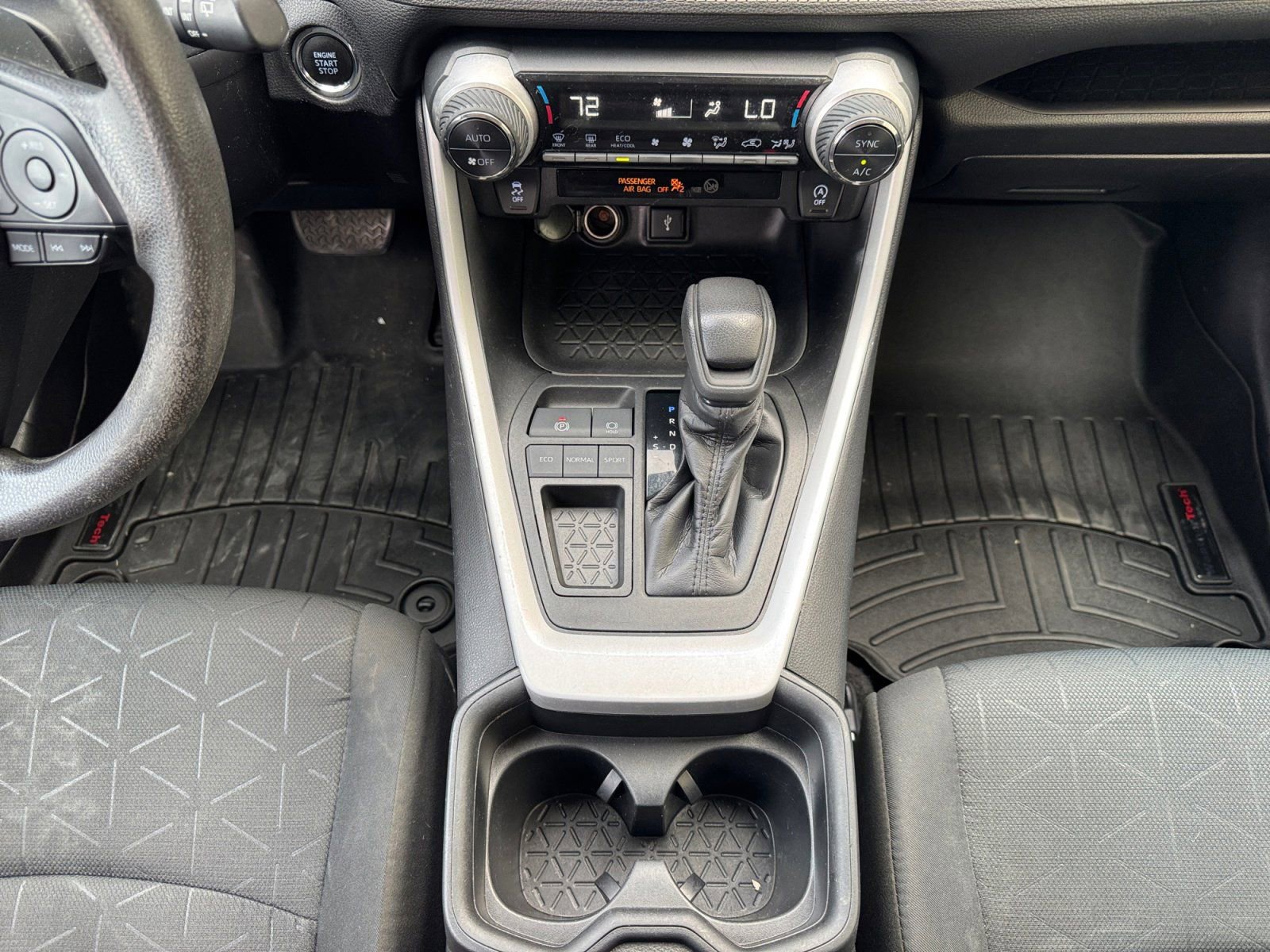 Used 2021 Toyota RAV4 XLE FWD image 11