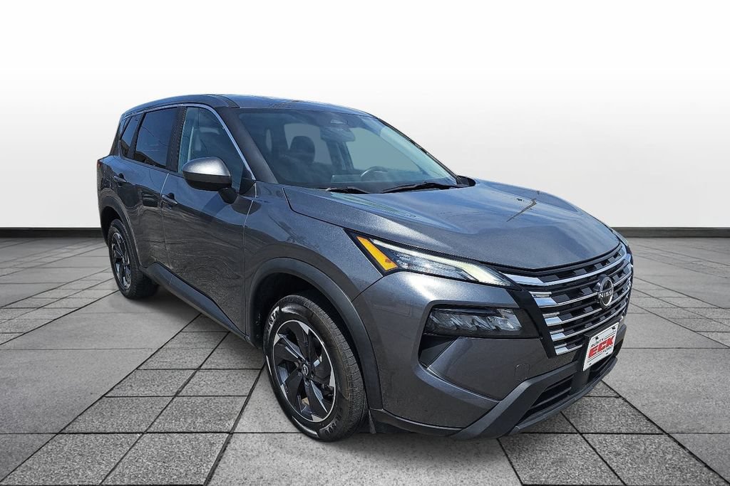 Used 2024 Nissan Rogue SV AWD/4WD image 3