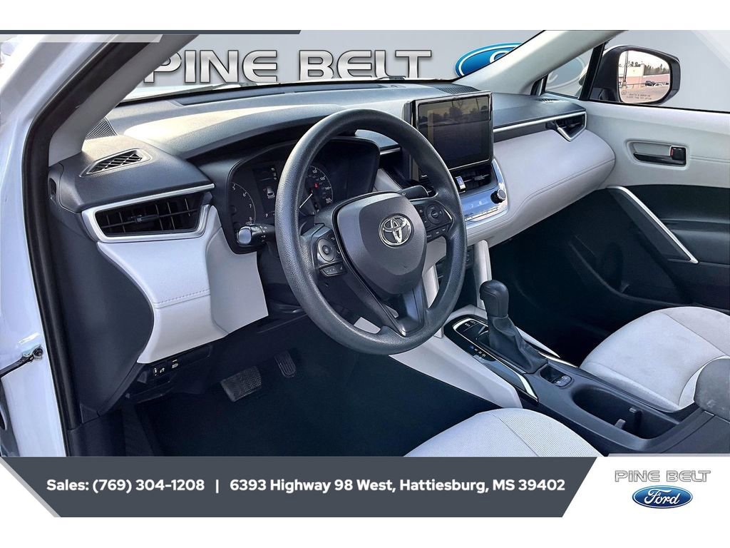 Used 2023 Toyota Corolla Cross L image 12