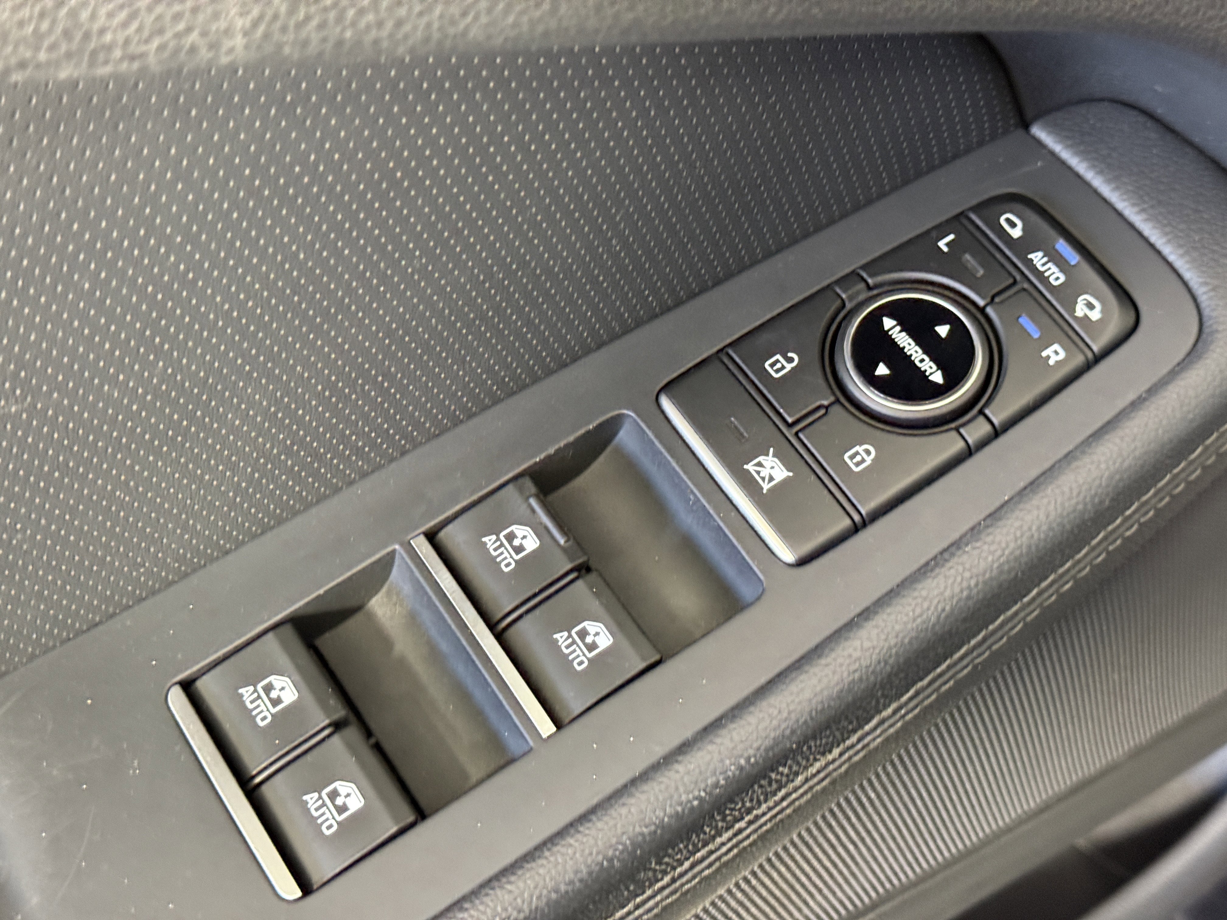 Used 2019 Genesis G80 3.8 image 15