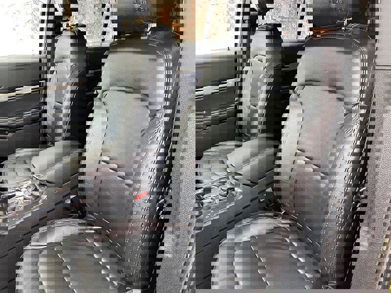 Certified 2018 Ford Explorer XLT w/ Equipment Group 202A image 25