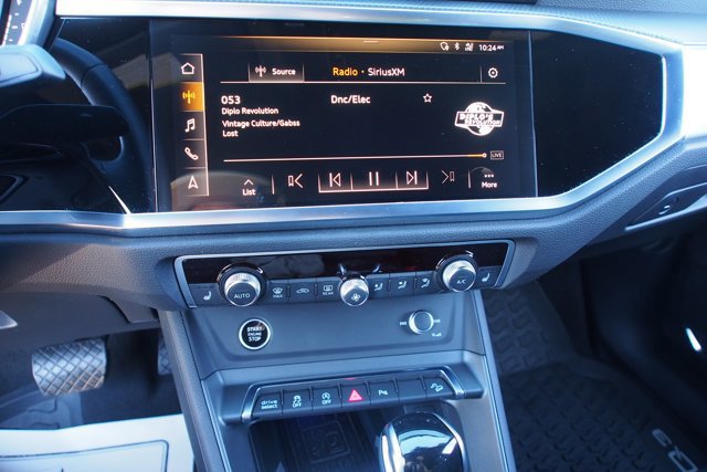 Used 2021 Audi Q3 2.0T Premium Plus w/ Premium Plus Package image 24