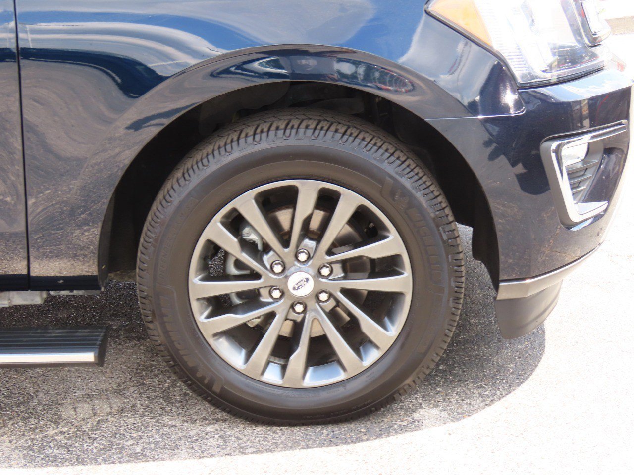 Certified 2021 Ford Expedition Limited image 11