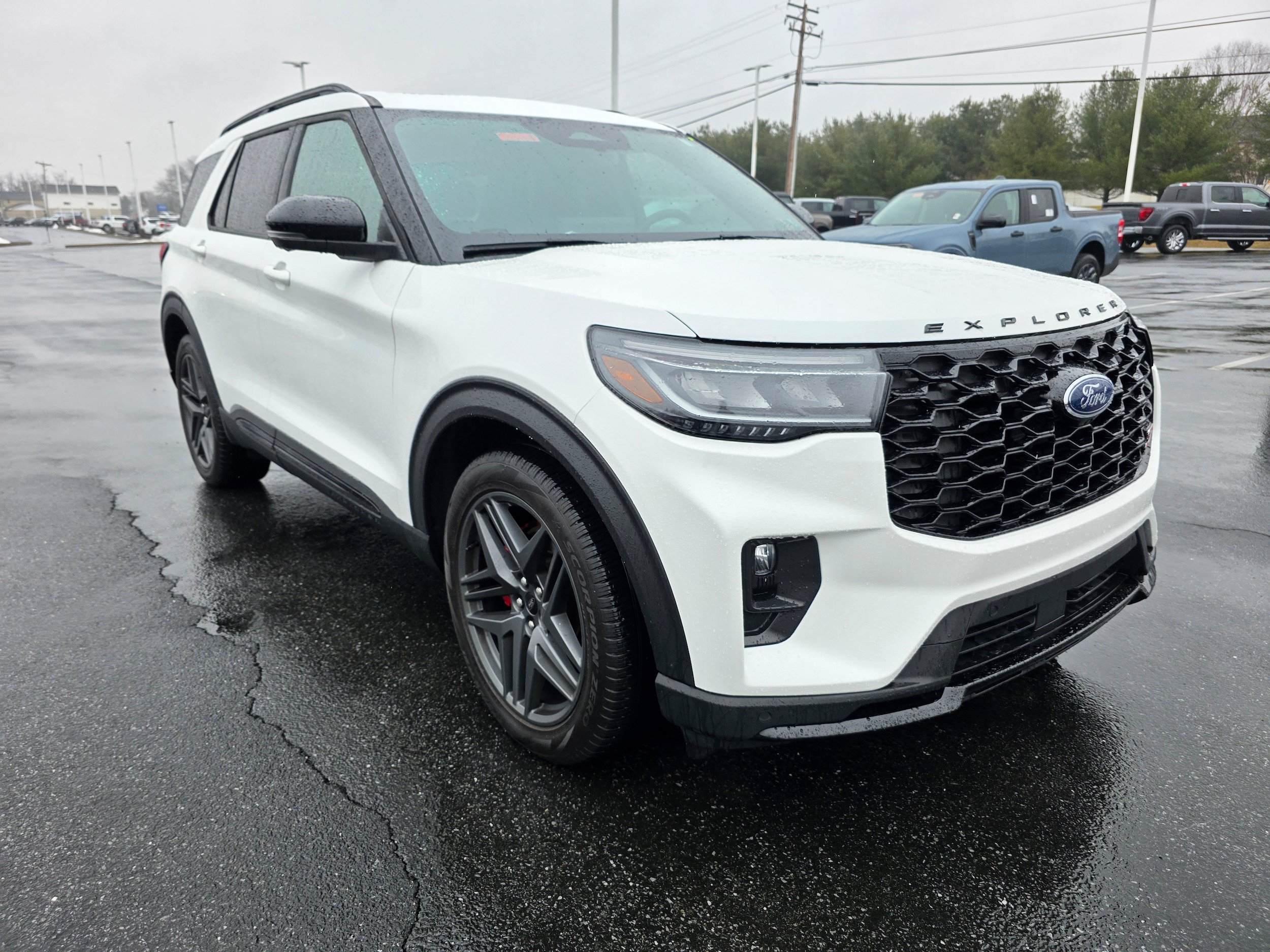 Certified 2025 Ford Explorer ST AWD/4WD image 7