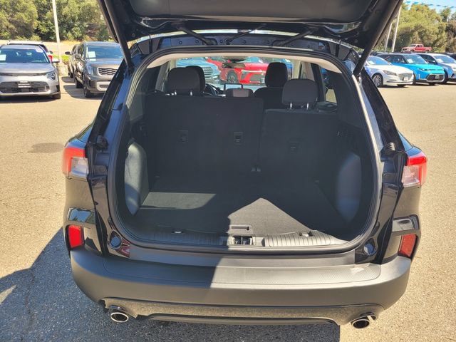 Certified 2022 Ford Escape SE w/ SE Sport Appearance Package FWD image 8