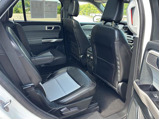 Certified 2024 Ford Explorer XLT w/ Equipment Group 202A AWD/4WD image 19