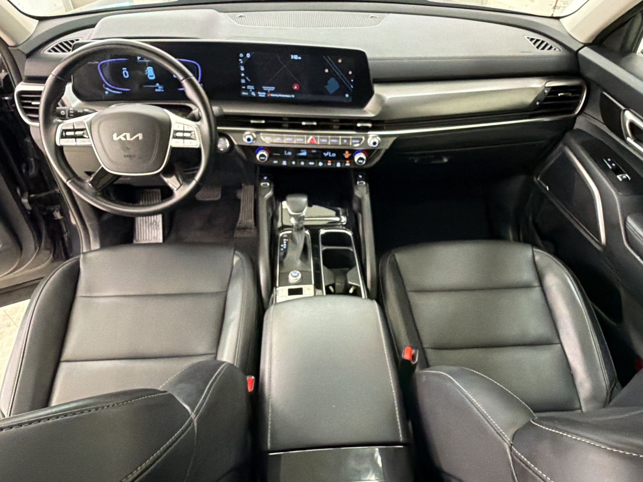 Used 2025 Kia Telluride S FWD image 13