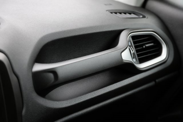 Used 2020 Jeep Renegade Latitude image 29