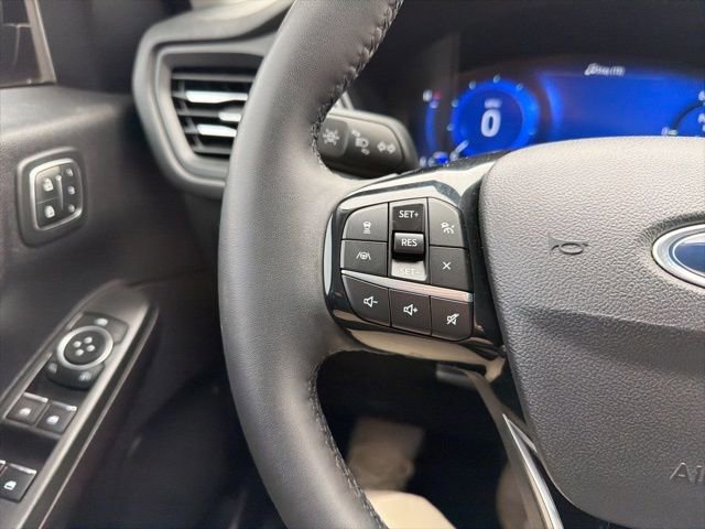 Certified 2022 Ford Escape SEL w/ Technology Package image 40