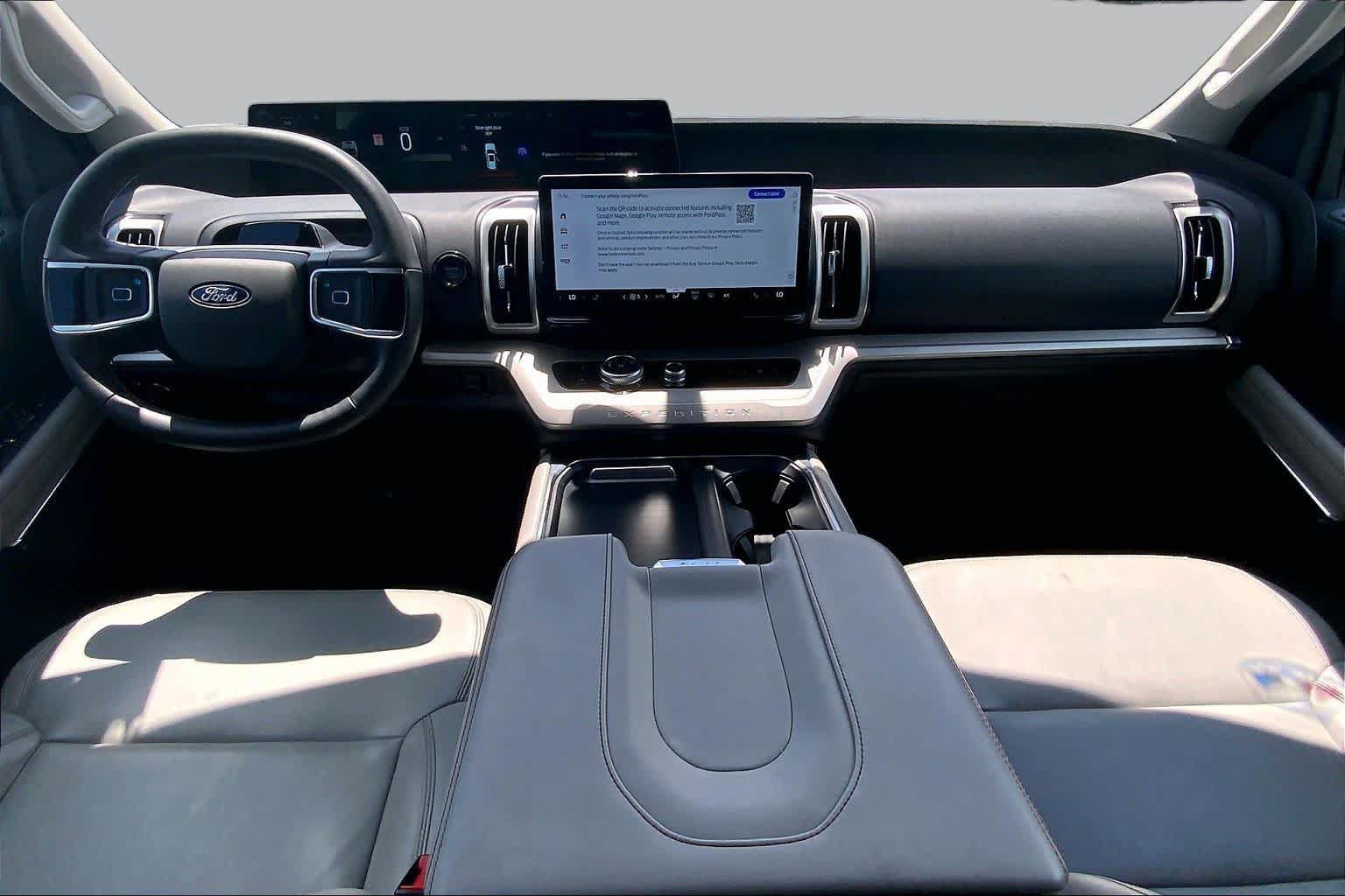 Certified 2025 Ford Expedition Active AWD/4WD image 15