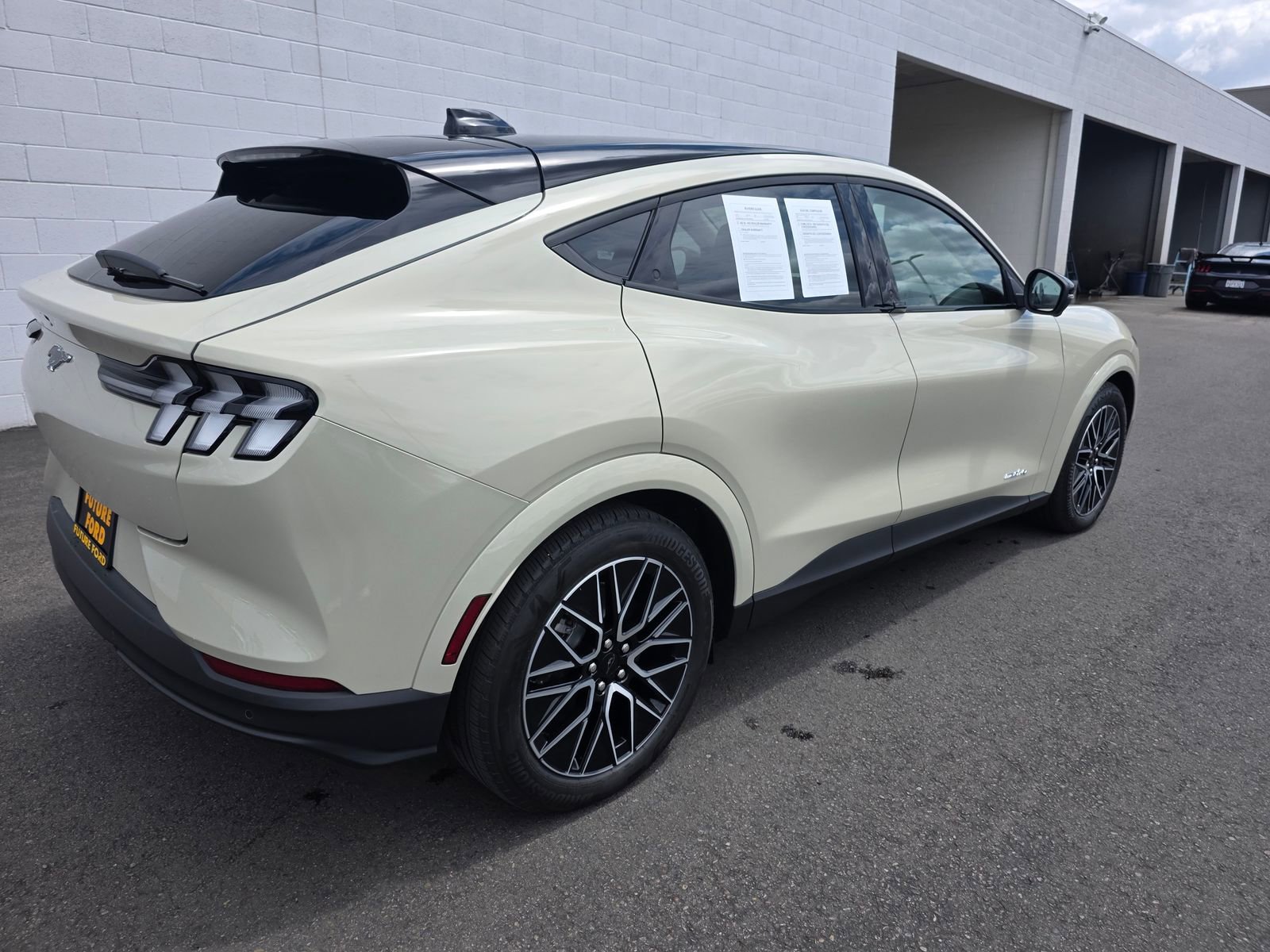 Certified 2025 Ford Mustang Mach-E Premium AWD/4WD image 8