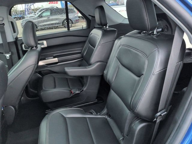 Certified 2022 Ford Explorer XLT w/ Equipment Group 202A RWD image 13