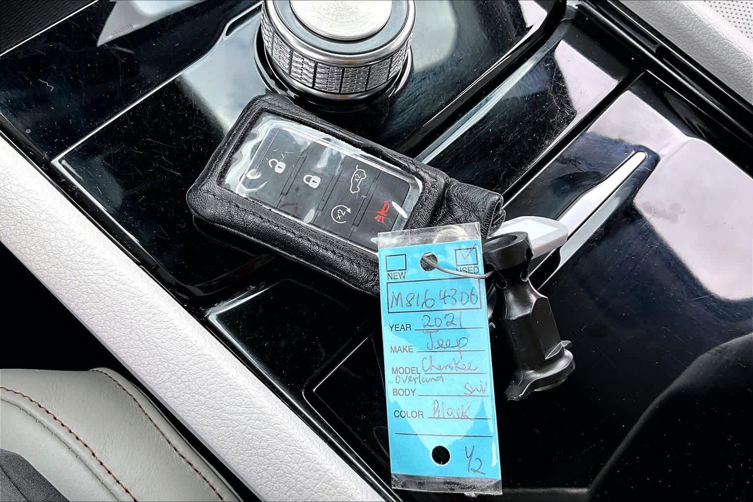 Used 2021 Jeep Grand Cherokee L Overland w/ Luxury Tech Group IV RWD image 28