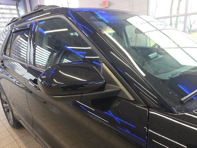 Certified 2023 Ford Explorer XLT w/ Equipment Group 202A image 5