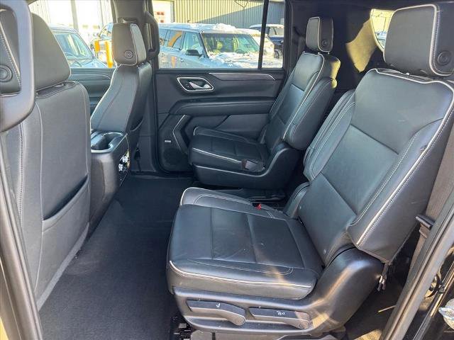 Used 2022 GMC Yukon XL SLT w/ SLT Premium Package AWD/4WD image 10