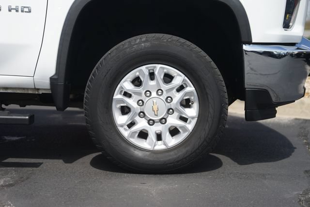 Used 2021 Chevrolet Silverado 2500 LT w/ Fleet Comfort Package AWD/4WD image 4