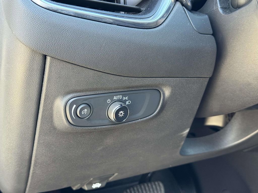 Used 2024 Chevrolet Equinox LT FWD image 9