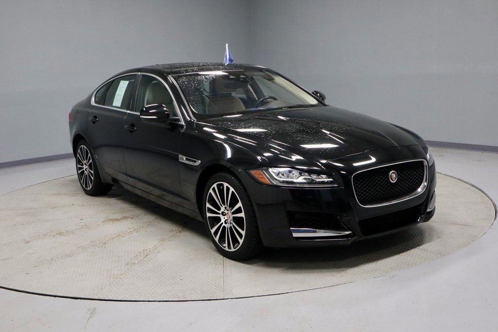 Used 2020 Jaguar XF Prestige image 7