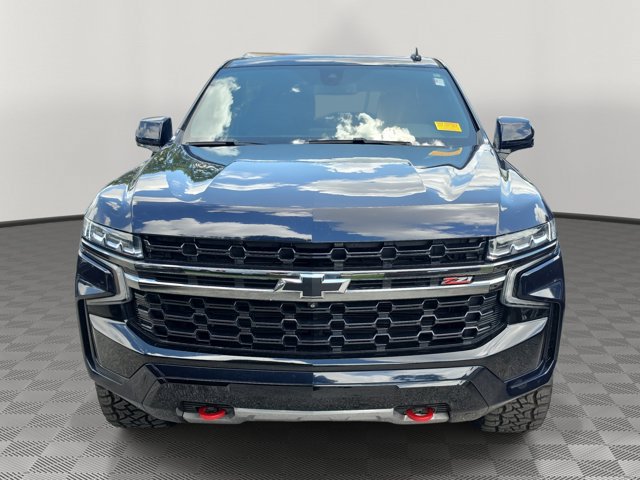 Used 2022 Chevrolet Tahoe Z71 w/ Luxury Package AWD/4WD image 2