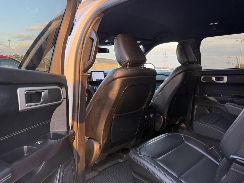 Certified 2020 Ford Explorer XLT w/ Equipment Group 202A image 15