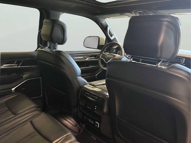 Used 2022 Jeep Wagoneer Series III w/ Premium Group I AWD/4WD image 27