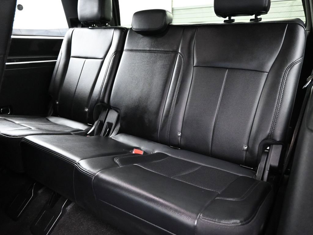 Certified 2020 Ford Expedition XLT w/ Equipment Group 202A image 27