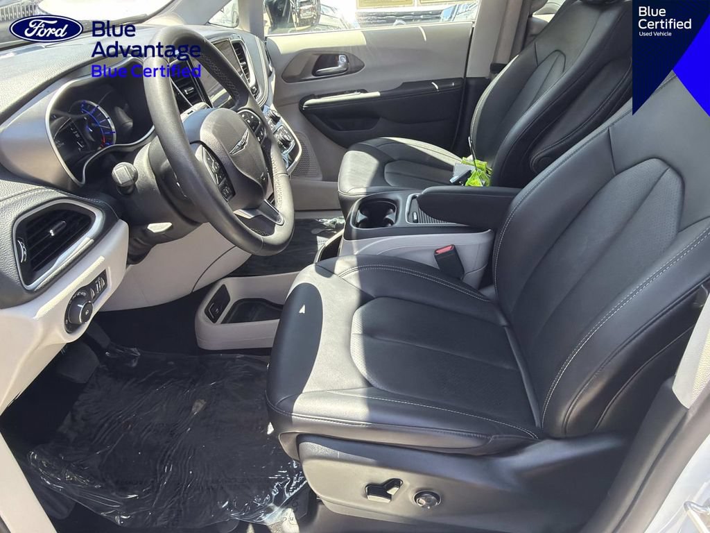 Used 2024 Chrysler Pacifica Limited FWD image 19