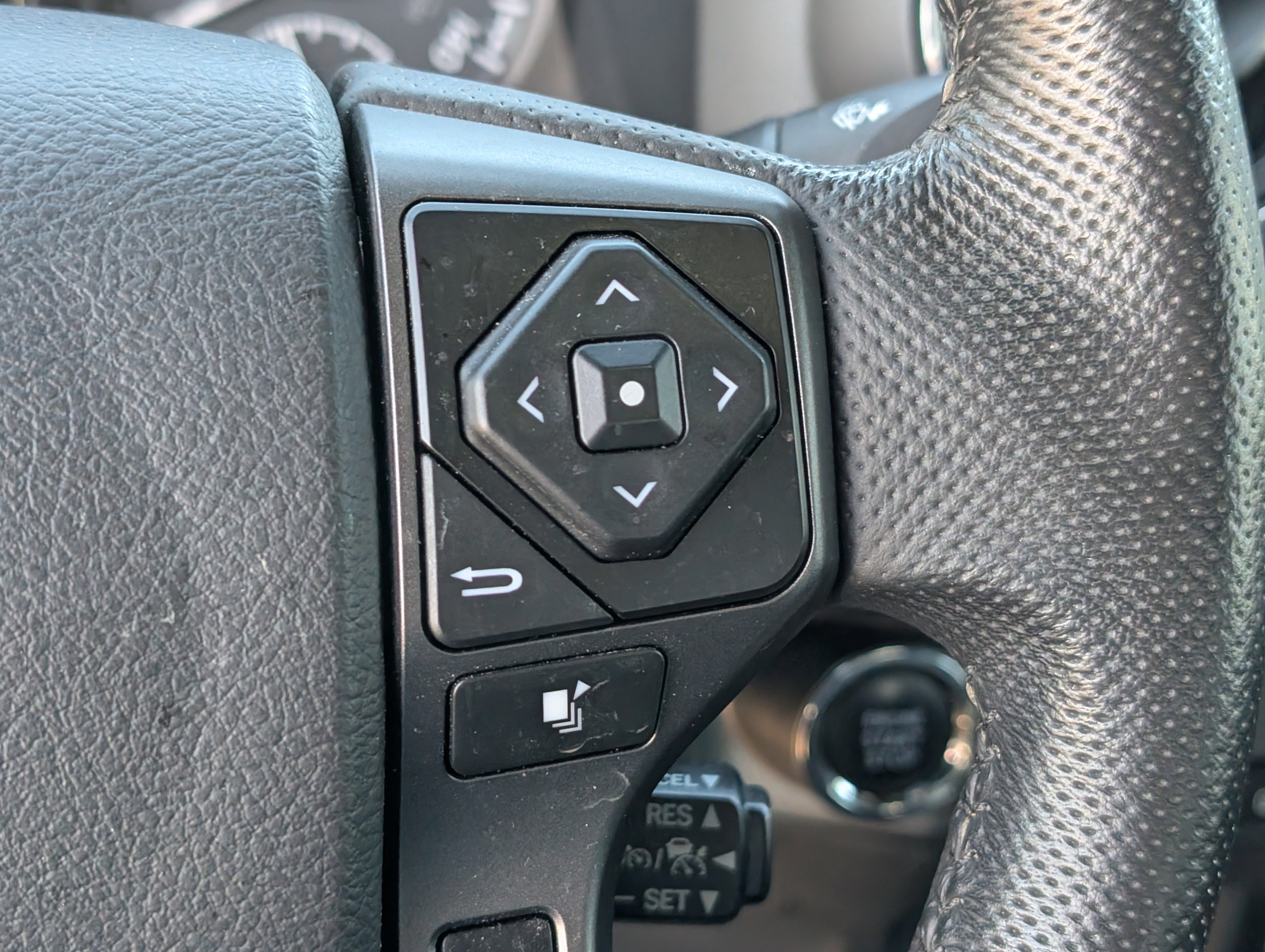 Used 2022 Toyota Tacoma TRD Off-Road w/ Technology Package image 20