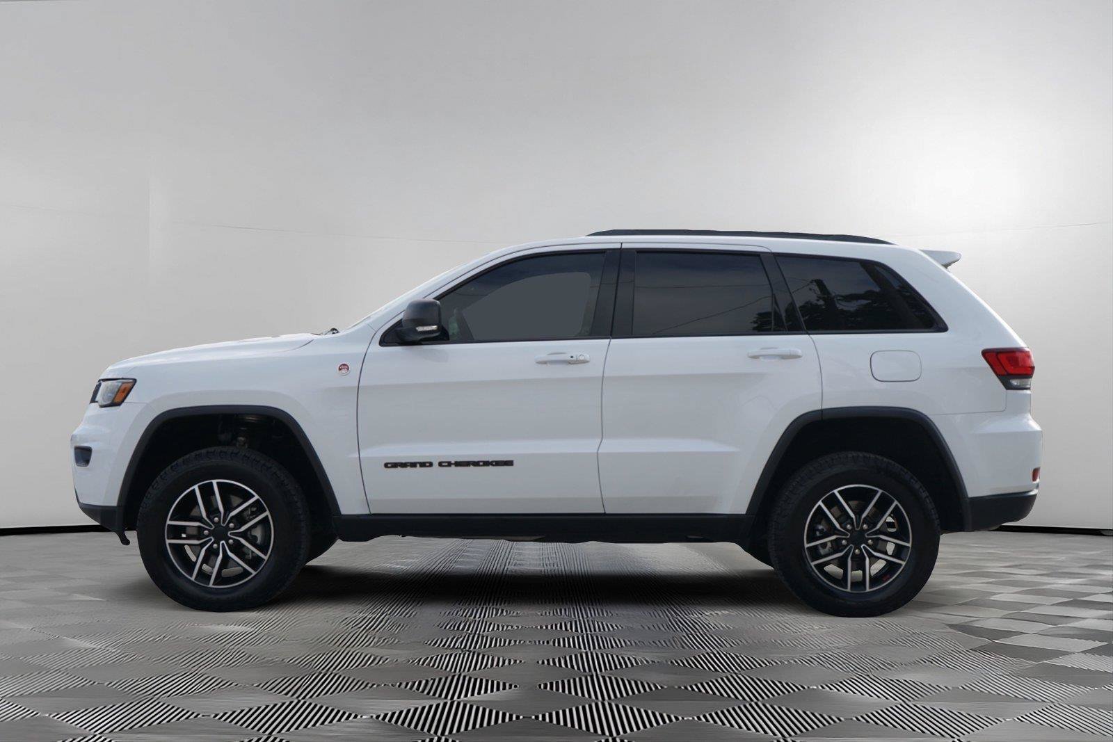 Used 2021 Jeep Grand Cherokee Trailhawk w/ Trailhawk Luxury Group AWD/4WD image 7