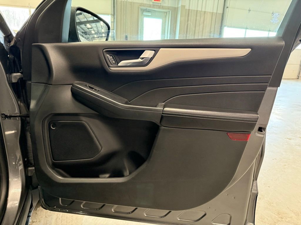 Certified 2022 Ford Escape SEL image 24
