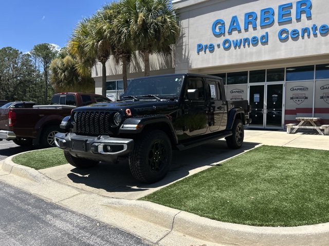 Used 2023 Jeep Gladiator Sport AWD/4WD image 2