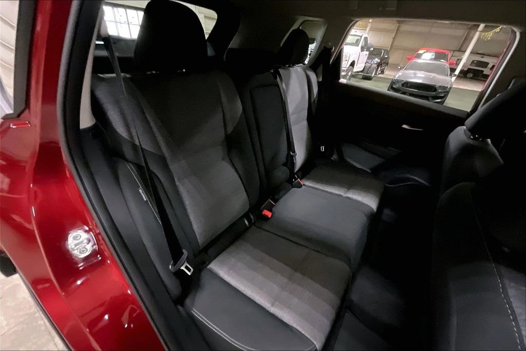 Used 2023 Nissan Rogue SV image 25