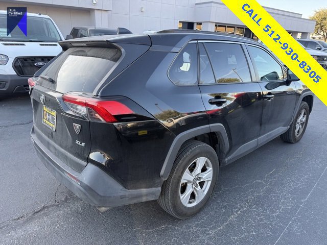 Used 2021 Toyota RAV4 XLE w/ Convenience Package image 4