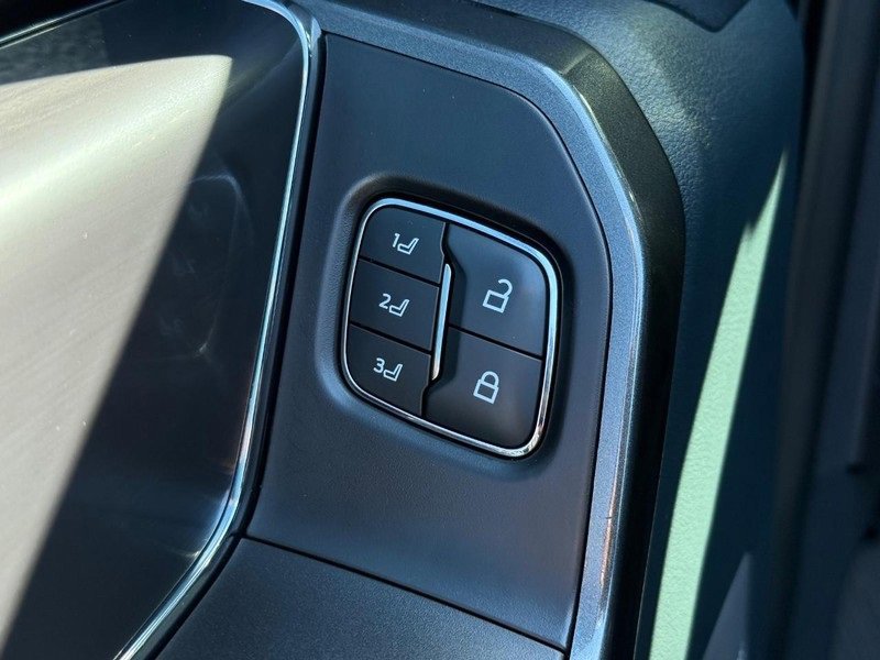 Certified 2021 Ford F150 Lariat w/ Equipment Group 502A High image 21