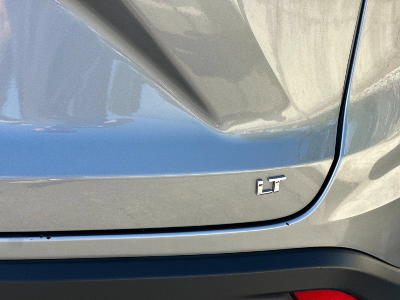 Used 2024 Chevrolet Trax LT FWD image 35