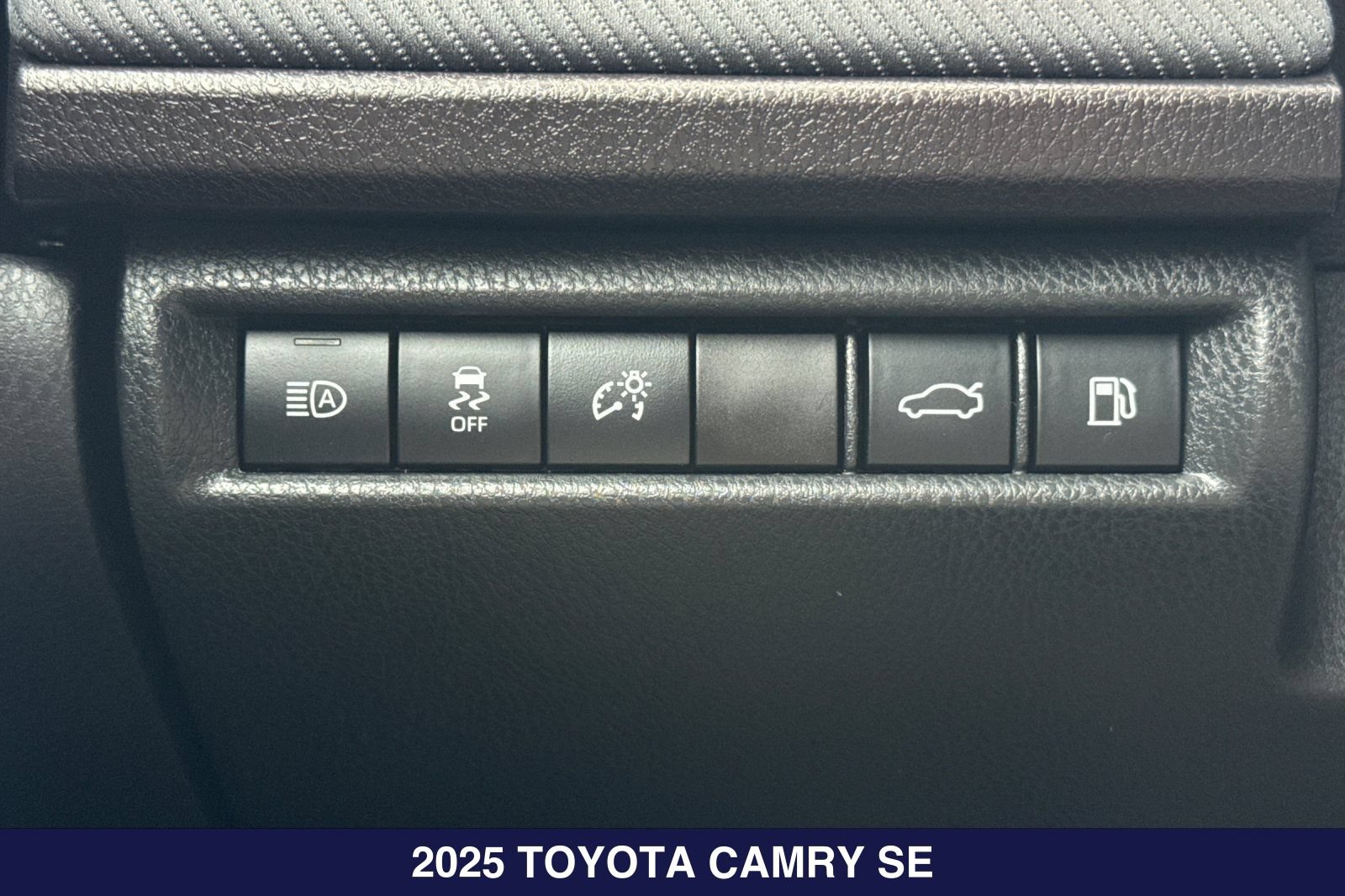 Used 2025 Toyota Camry SE w/ Multimedia Upgrade Package FWD image 30