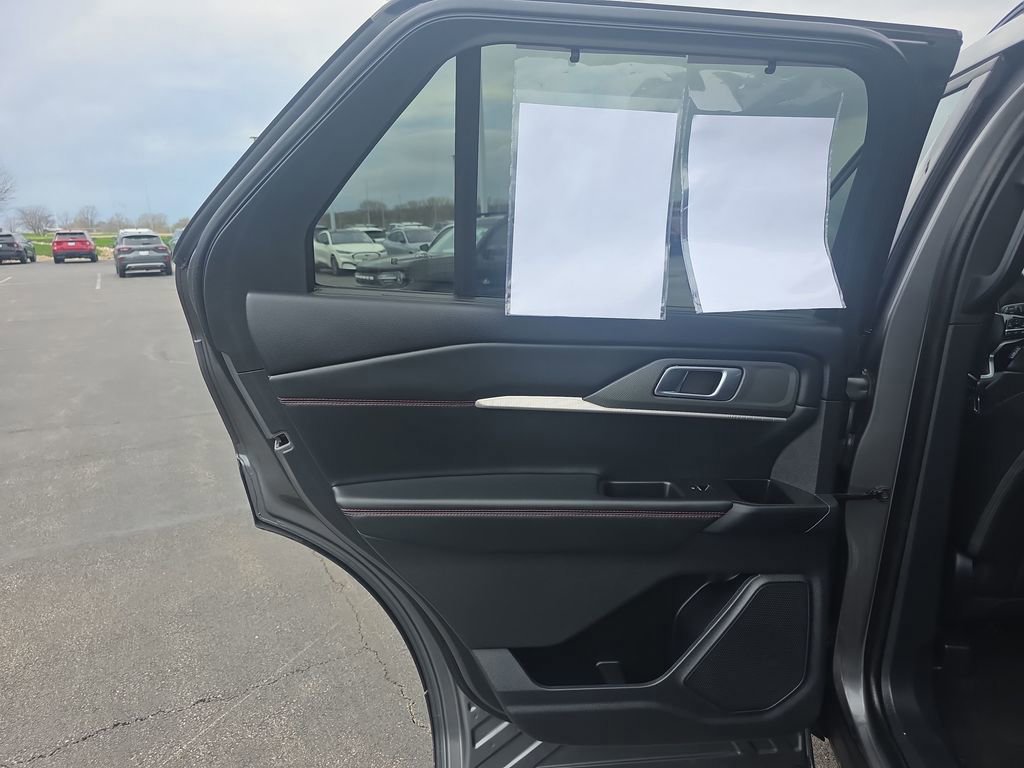 Certified 2025 Ford Explorer ST-Line w/ Premium Package image 41