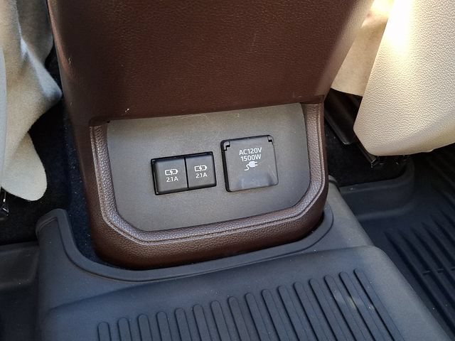 Used 2020 Toyota Highlander Platinum AWD/4WD image 11