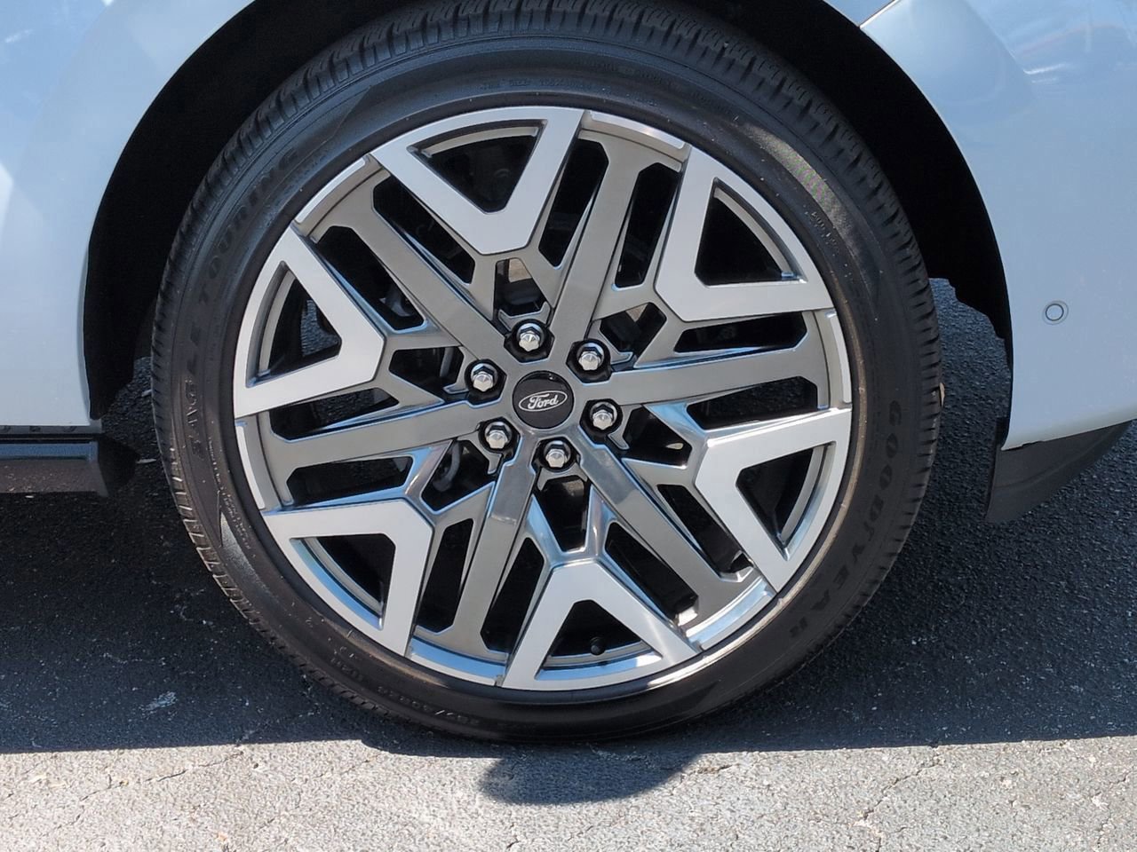 Certified 2025 Ford Expedition Platinum w/ Platinum Ultimate Package image 10