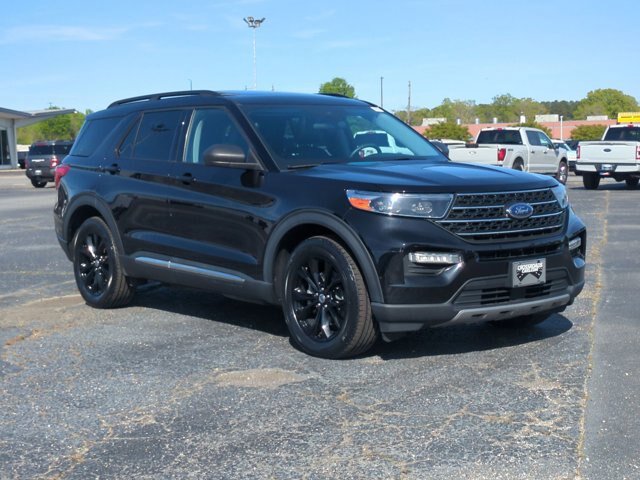 Certified 2022 Ford Explorer XLT w/ Equipment Group 202A