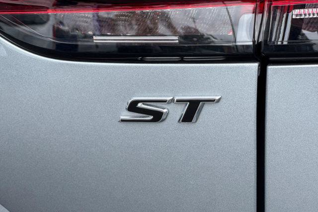 Used 2023 Buick Envision Essence w/ Sport Touring Package image 34