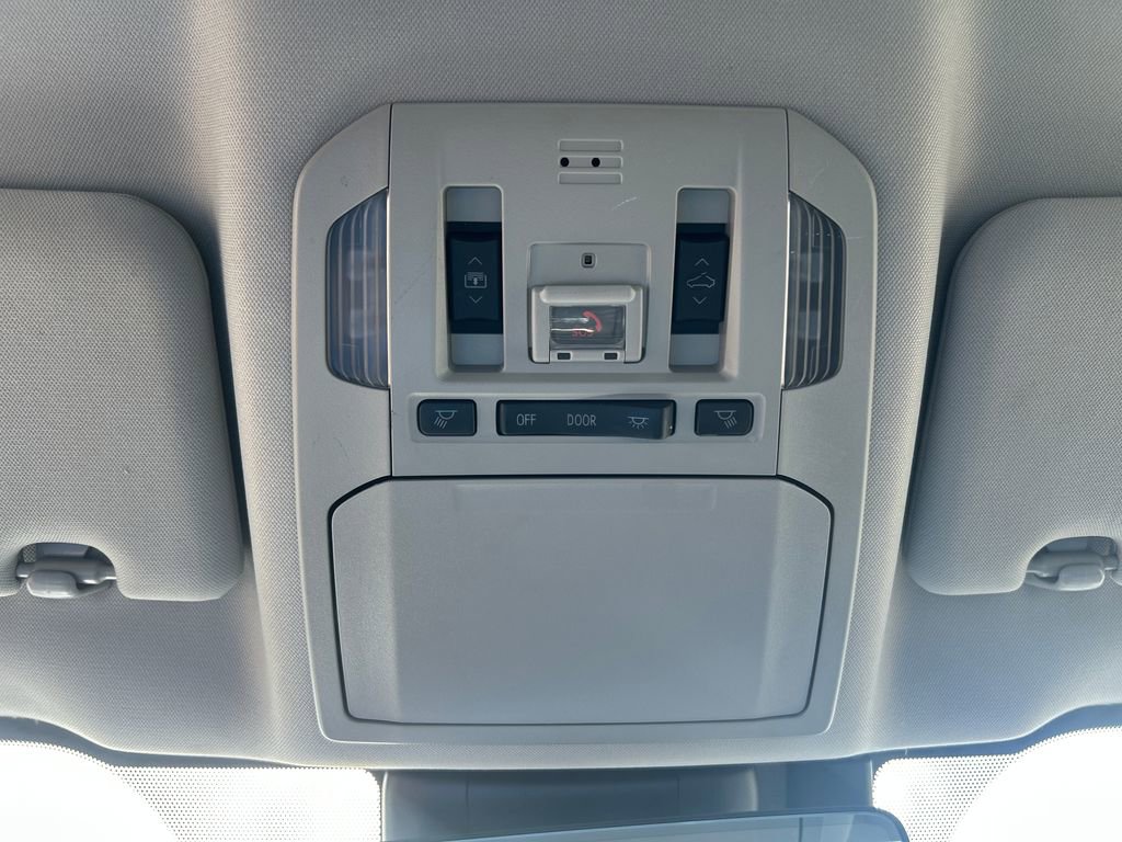 Used 2022 Toyota Highlander Platinum FWD image 21